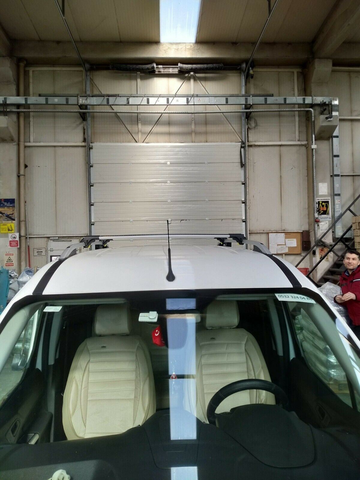 Ford Transit Connect Uzun Şase 2013-2024 Araç Üstü Alüminyum Tavan Yan Rayları Plus Serisi - Gri