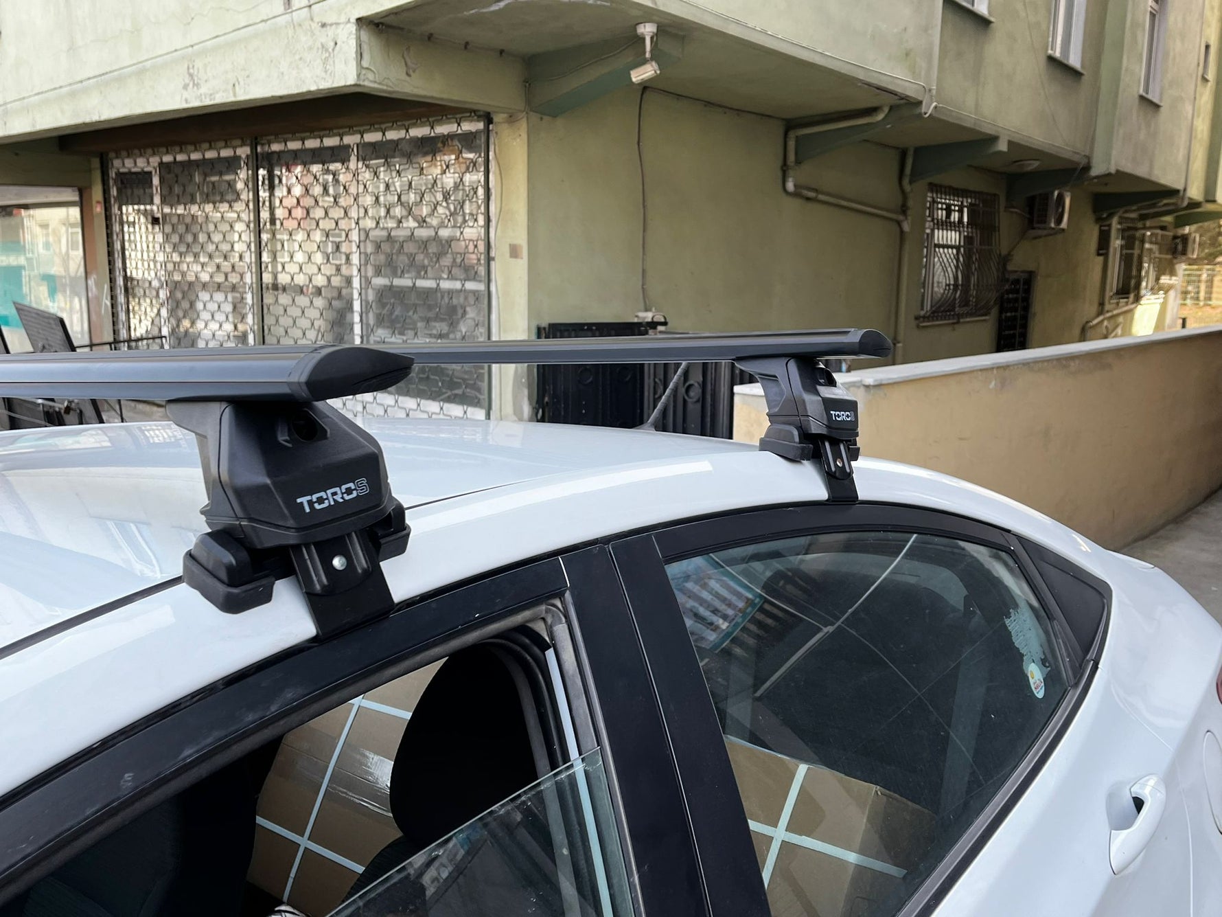 Hyundai Accent 2018-2025 Oluksuz Üst Tavan Portbagaj Taşıyıcı Ara Atkısı Toros Serisi Pro 4 Siyah