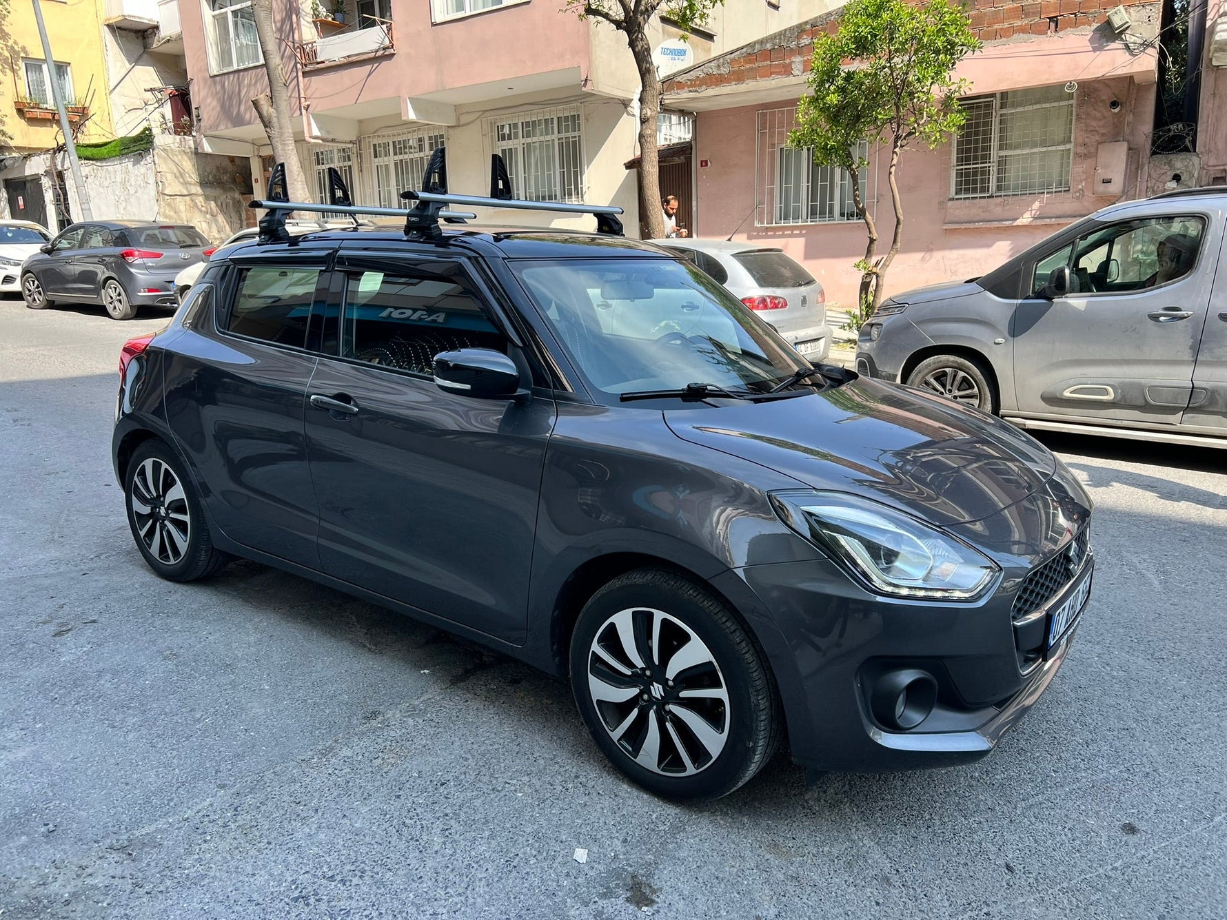 Suzuki Swift 2017-2025 Oluksuz Üst Tavan Portbagaj Taşıyıcı Ara Atkısı Toros Serisi Pro 4 Siyah