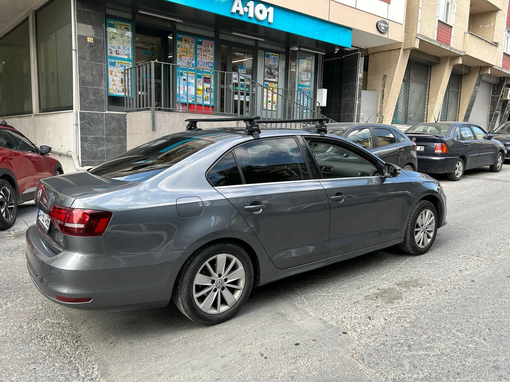 Volkswagen Jetta 2019-2025 Oluksuz Üst Tavan Portbagaj Taşıyıcı Ara Atkısı Toros Serisi Pro 4 Siyah