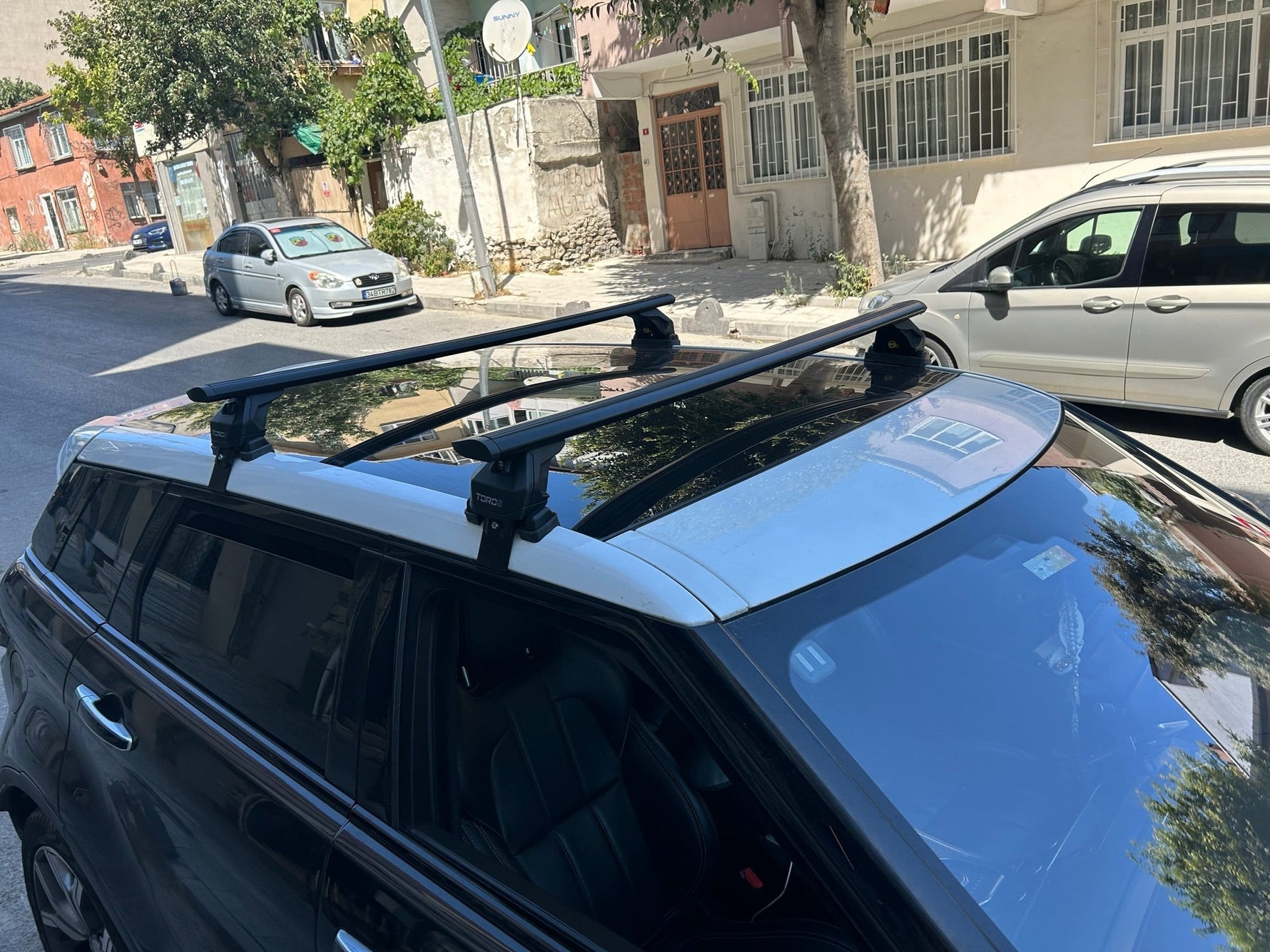 Land Rover Evoque L5382011-2019 Oluksuz Üst Tavan Portbagaj Taşıyıcı Ara Atkısı Toros Serisi Pro 4 Siyah
