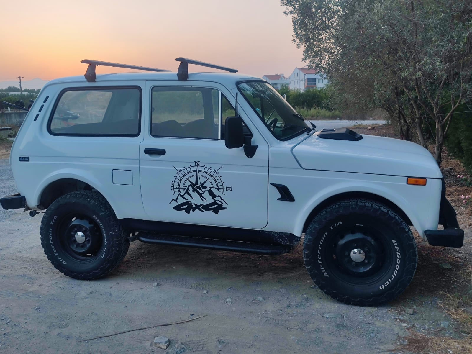 Lada Niva 1977 -2025 Yagmur Oluklu Üst Tavan Taşıyıcı Ara Atkısı Paw Gri