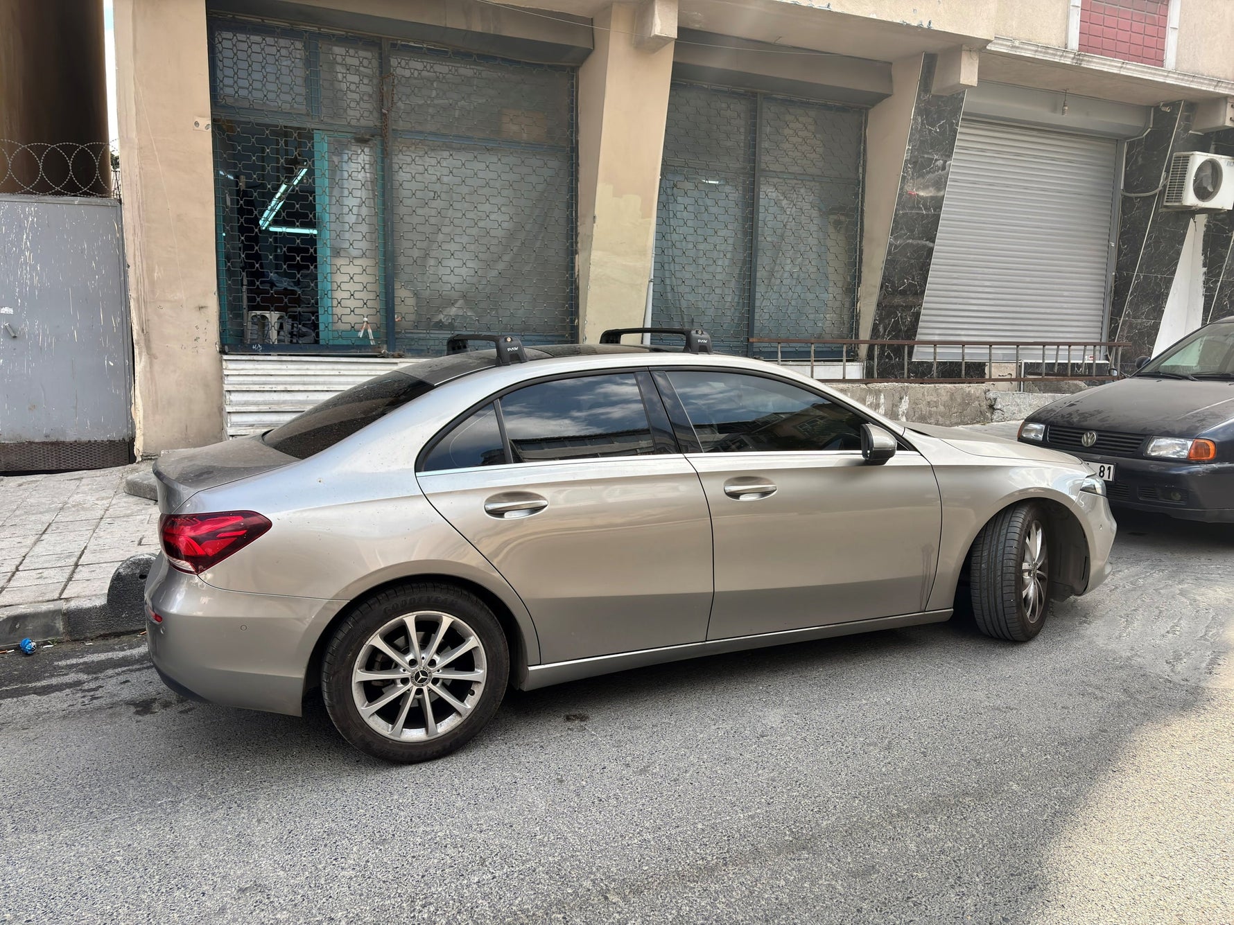Paw Mercedes-Benz A-Serisi Sedan (W177) 2018-2025 Ara Atkı Portbagaj Taşıyıcı - Pro 3 Gri