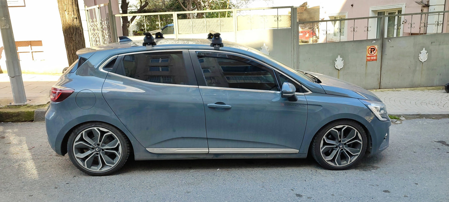 Renault Clio 5 2019-2025 Hatcback Oluksuz Üst Tavan Portbagaj Taşıyıcı Ara Atkısı Toros Serisi Pro 4 Gri