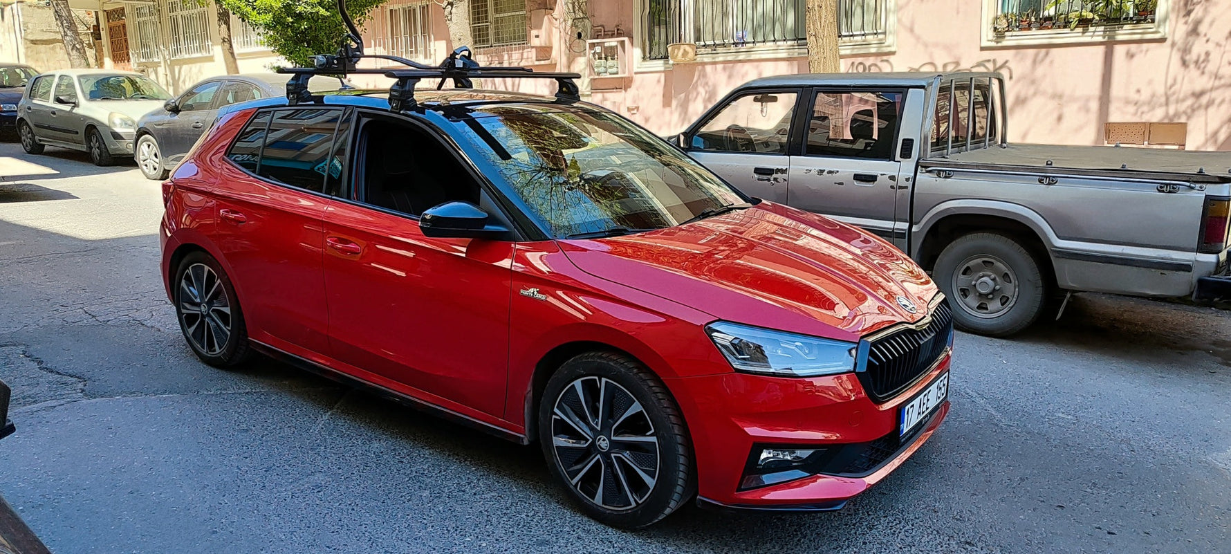 Skoda Fabia 2021-2025 Oluksuz Üst Tavan Portbagaj Taşıyıcı Ara Atkısı Toros Serisi Pro 4 Gri