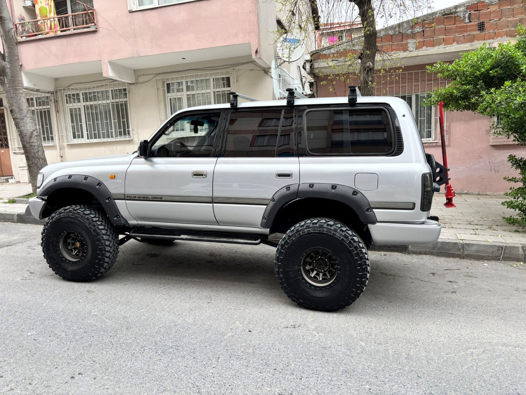 Toyota Land Cruiser 70 Yagmur Oluklu Üst Tavan Taşıyıcı Ara Atkısı Paw Gri
