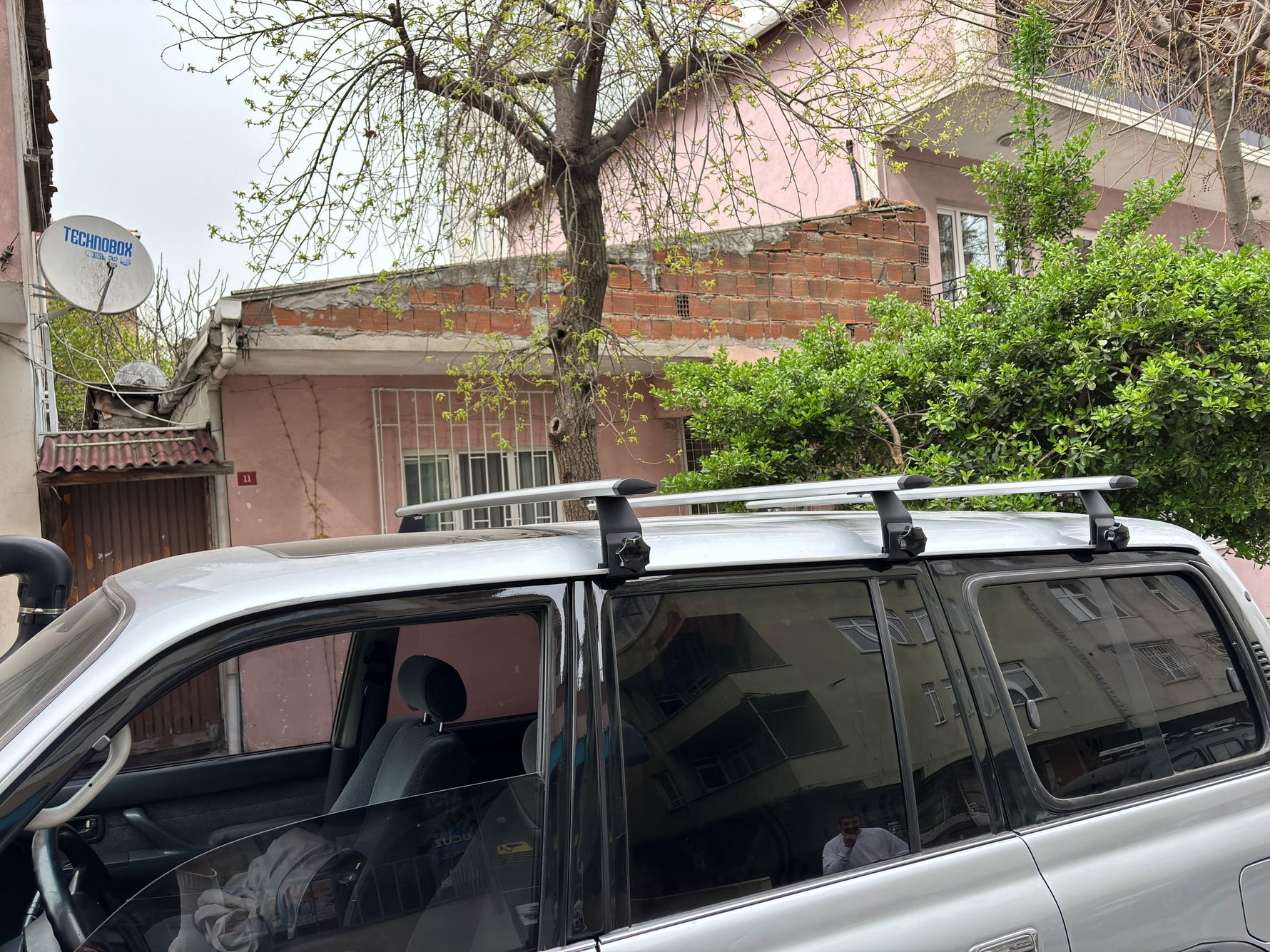 Toyota Land Cruiser Vx 80 Yagmur Oluklu Üst Tavan Taşıyıcı Ara Atkısı Paw Siyah