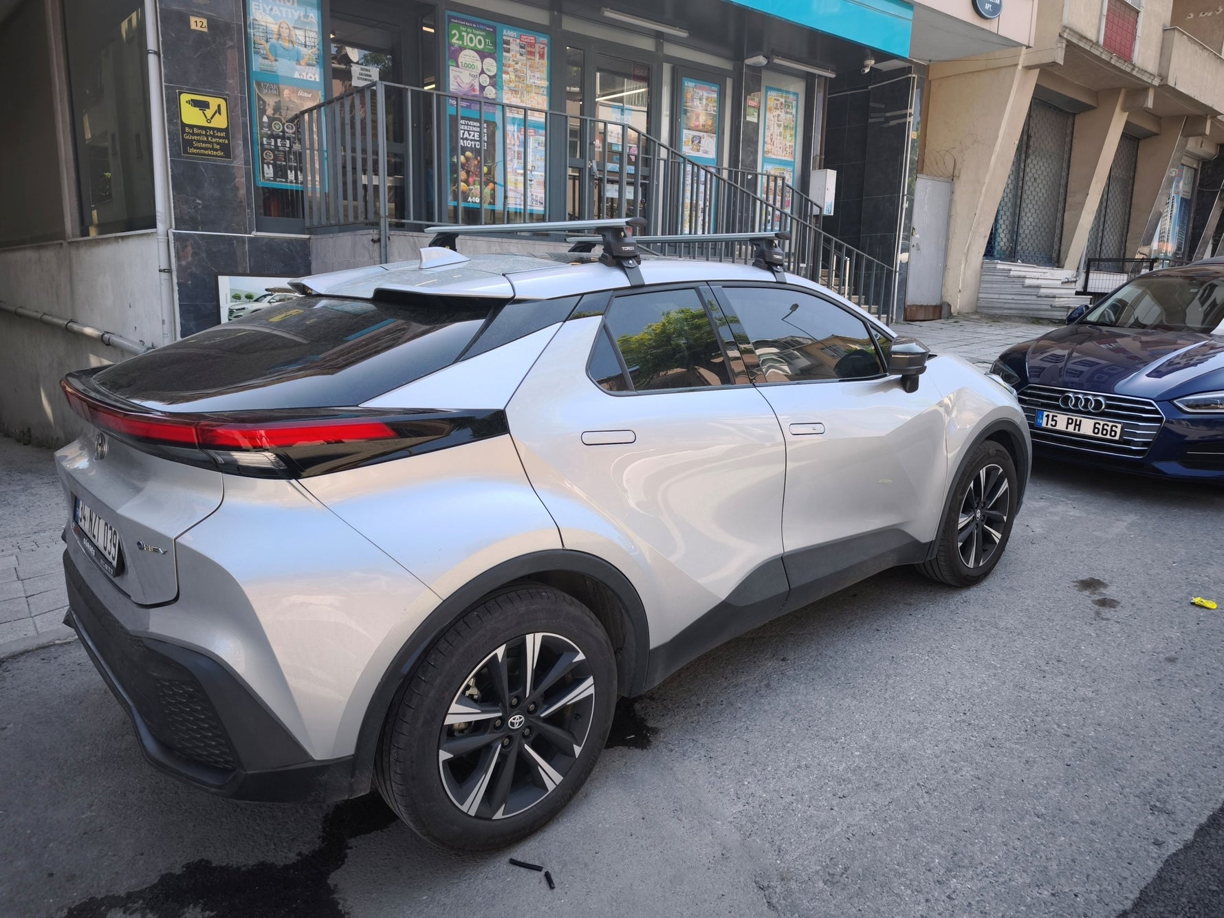 Toyota C-HR 2023-2025 Oluksuz Üst Tavan Portbagaj Taşıyıcı Ara Atkısı Toros Serisi Pro 4 Siyah