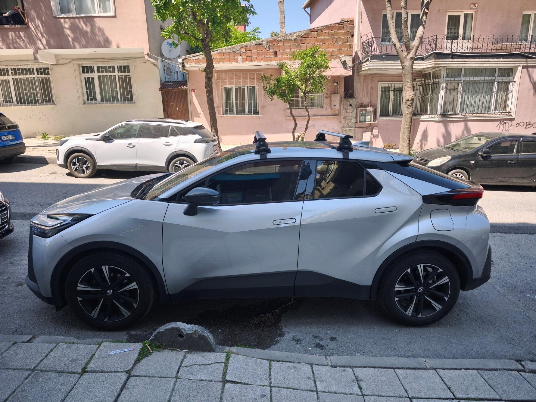 Toyota C-Hr 2023-2025 Oluksuz Üst Tavan Portbagaj Taşıyıcı Ara Atkısı Toros Serisi Pro 4 Gri
