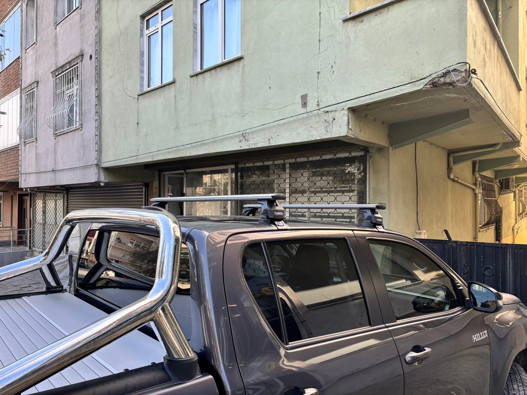 Toyota Hilux MK9 (2026+) Tavan Portbagaj Taşıyıcı Ara Atkısı Toros Pro 4 Gri