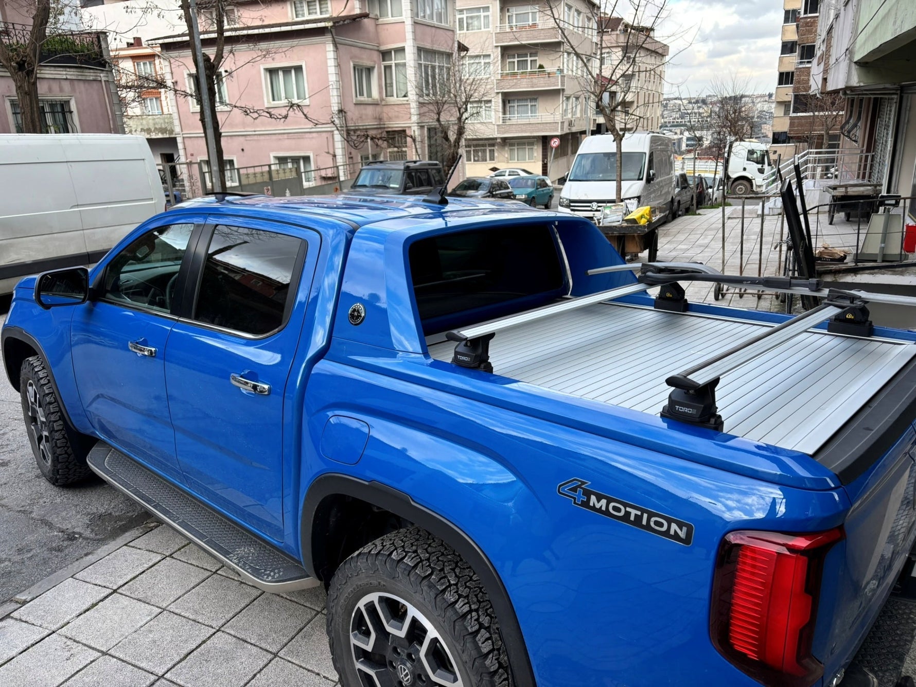 Volkswagen Amarok Aventura (2020-2025) Kasa Üstü Bed Rack Taşıyıcı Bar Gri | Kilitli Sistem | Vida Montajlı