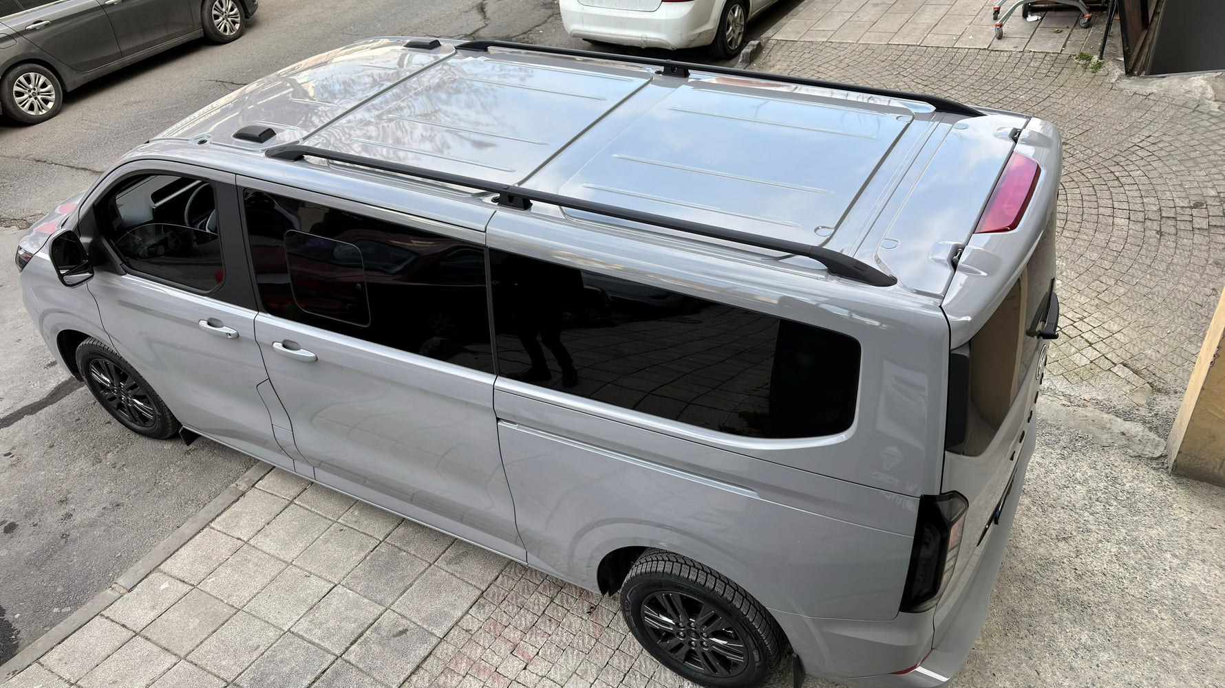 Opel Vivaro (MK3) 2019-2025 Uzun Şase Araç Üstü Alüminyum Tavan Yan Rayları Plus Serisi - Siyah