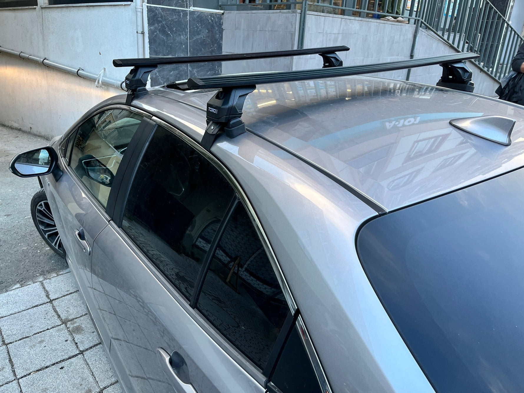 Toyota Corolla Sedan 2013-2018 Oluksuz Üst Tavan Portbagaj Taşıyıcı Ara Atkısı Toros Serisi Pro 4 Gri