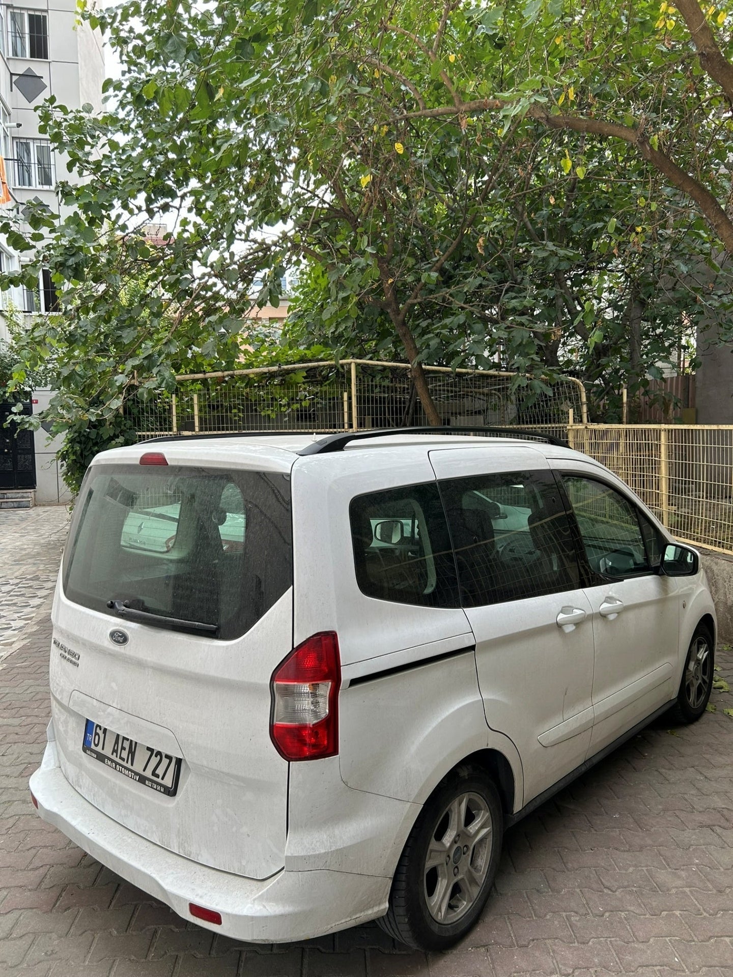Ford Transit Courier 2013-2022 Araç Üstü Alüminyum Tavan Yan Rayları Plus Serisi - Siyah