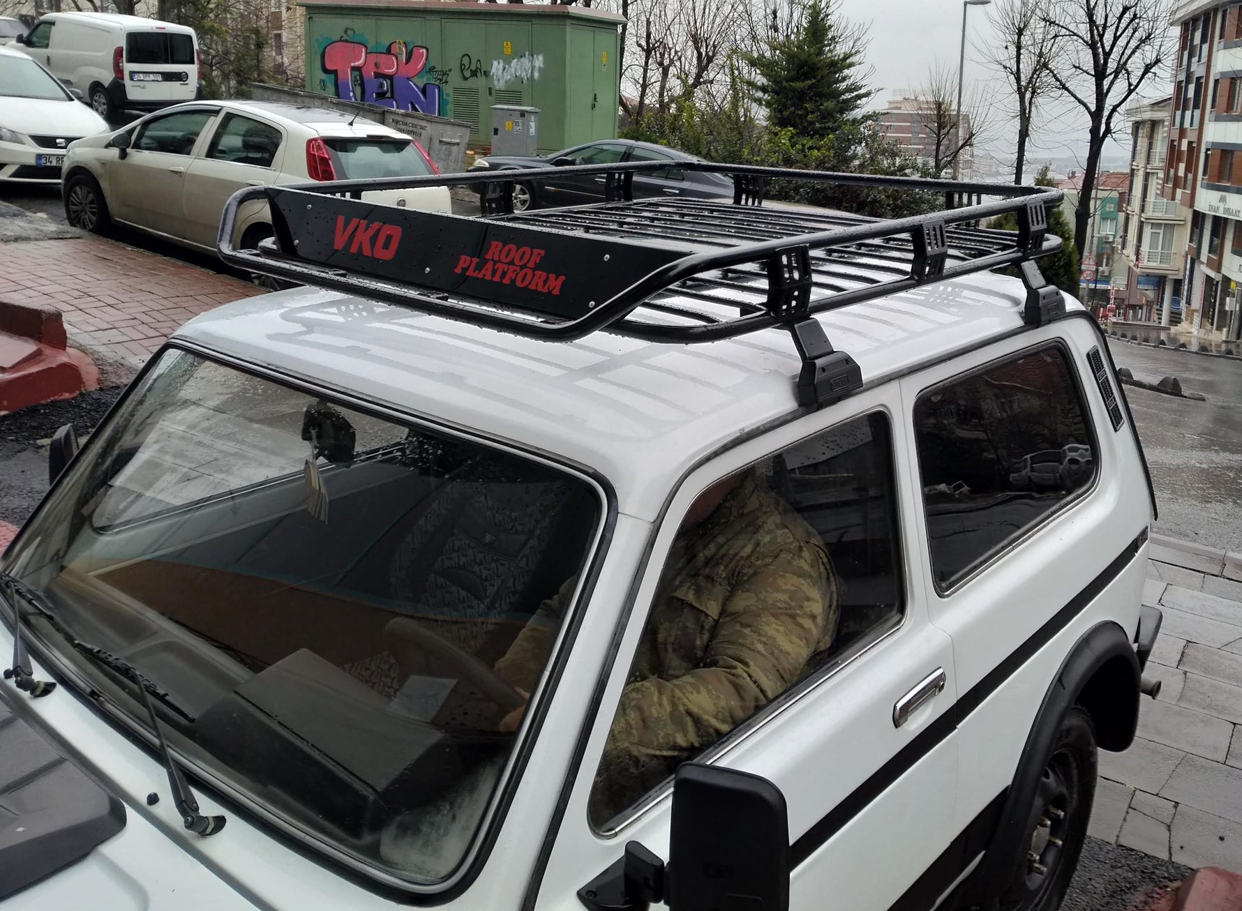 Lada Niva 1977-2024 Shark Model Araç Üstü Tavan Sepeti