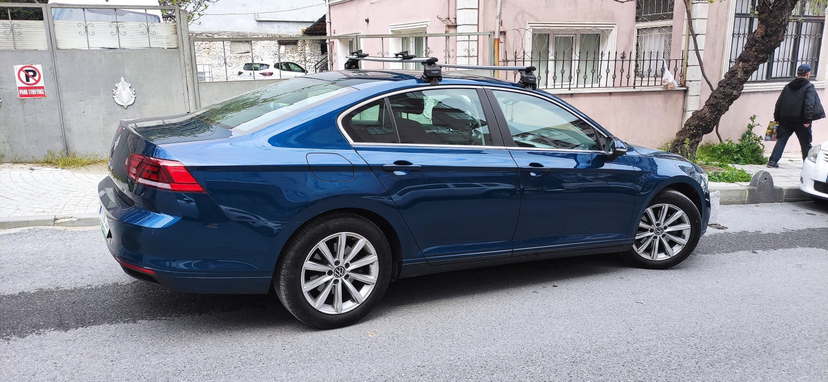 Volkswagen Passat Sedan B8 2015-2025 Oluksuz Üst Tavan Portbagaj Taşıyıcı Ara Atkısı Toros Serisi Pro 4 Siyah